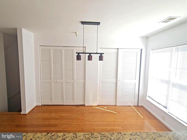 Building Photo - 19437 Rayfield Dr