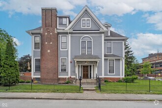Building Photo - 101 E 14th St