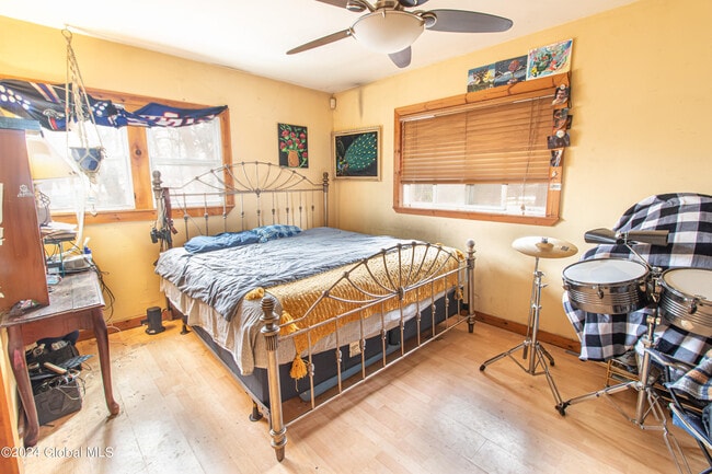 Building Photo - 99 1/2 Walworth St