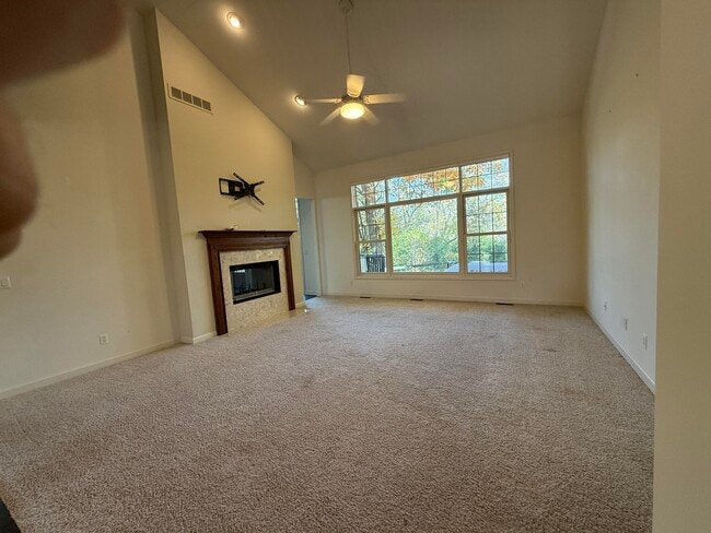 Building Photo - 18145 Shoreline Ct