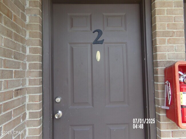 Primary Photo - 5707 Lake Dr