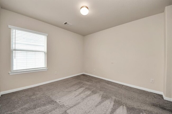 Building Photo - 21254 Lucknow Ln