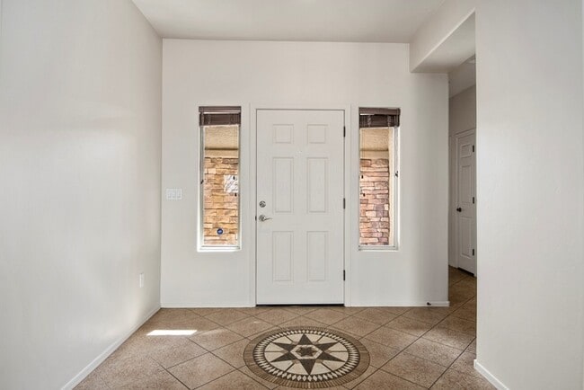 Building Photo - HOUSE FOR RENT