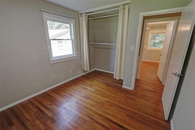 Building Photo - 2968 Fantasy Ln