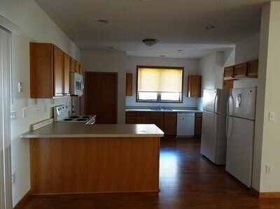 Building Photo - Lots of Rooms