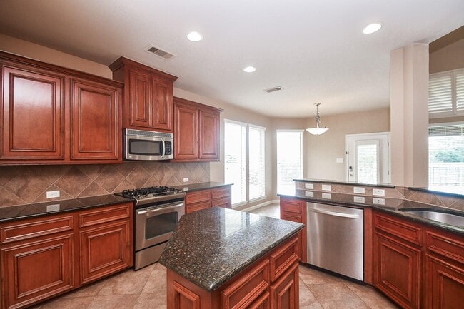 Building Photo - 5207 Belvedere Dr