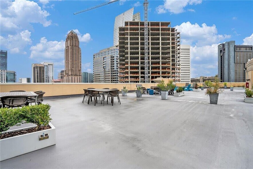 Building Photo - 1101 Juniper St NE