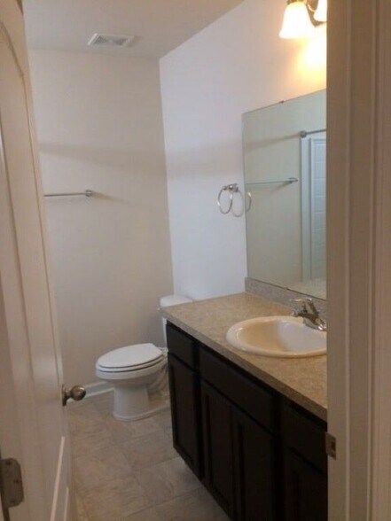 Building Photo - 140 Keaton Brook Drive