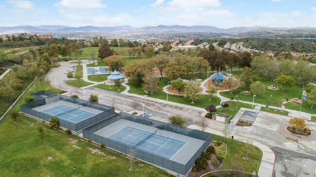 Building Photo - Cozy Stevenson Ranch Home on a Quiet Cul-De-Sac