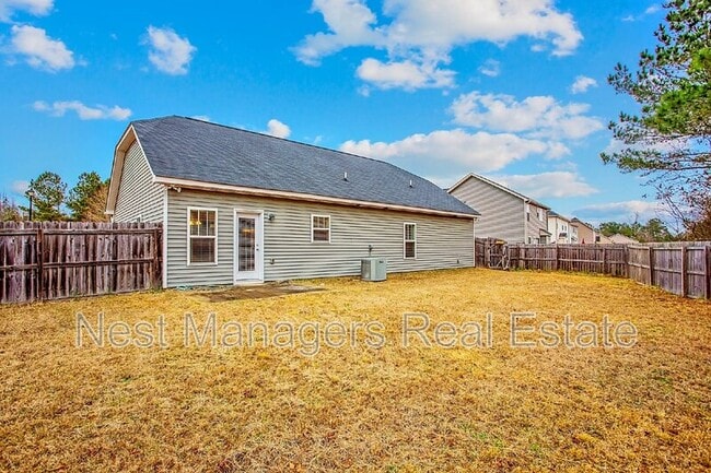 Building Photo - 450 Roanoke Dr