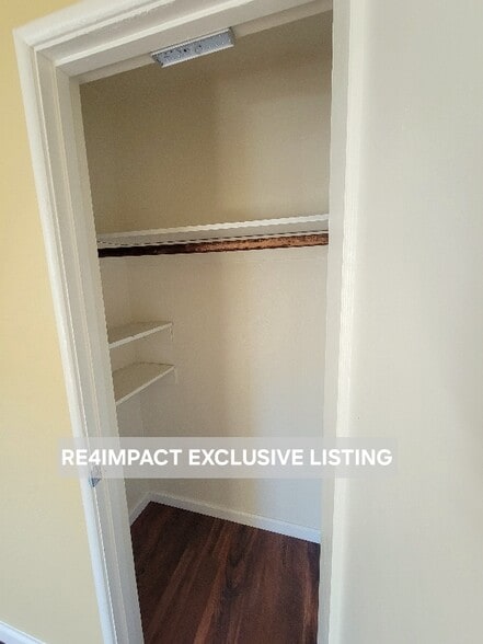 Building Photo - 1257 E 34th St