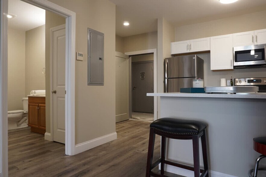 Building Photo - 140 Pearl St