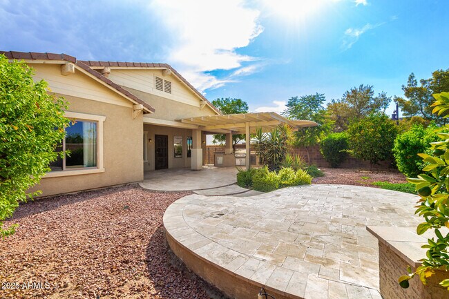 Building Photo - 2806 E Trigger Way