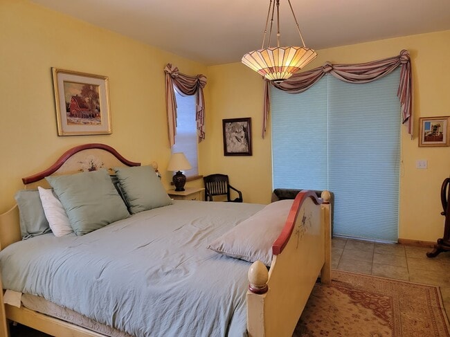 Building Photo - 1611 Heroic Rd