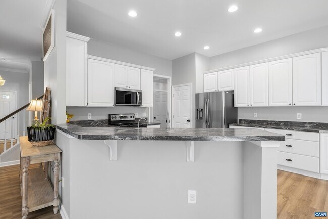 Building Photo - 137 Whispering Woods Pl