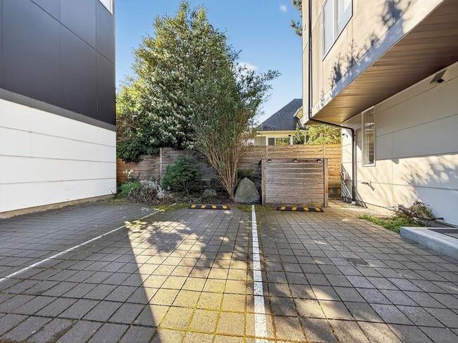 Building Photo - 809 NW 52nd St