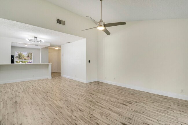 Building Photo - 188 Pinewood Ct