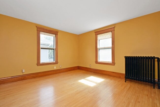 Building Photo - 1621 Laurel Ave