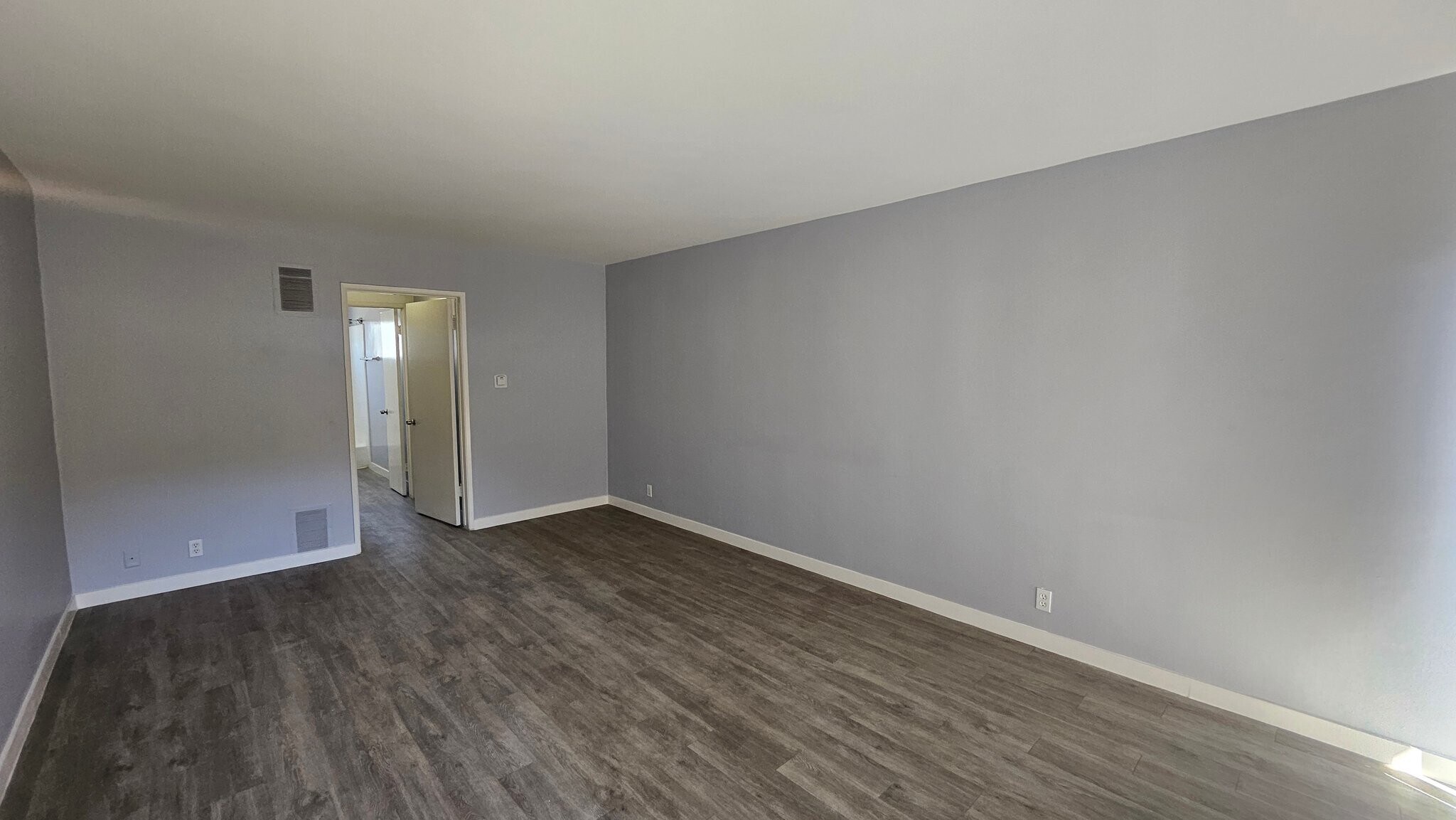 Building Photo - 545 Hayworth Ave
