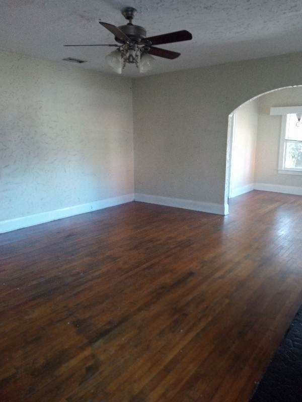 Building Photo - 801 E Frierson Ave