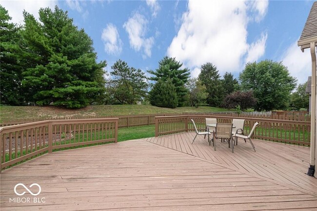 Building Photo - 10272 Lakeland Dr