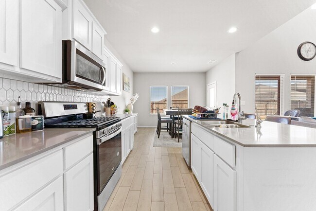 Building Photo - 7118 Adenium Rd