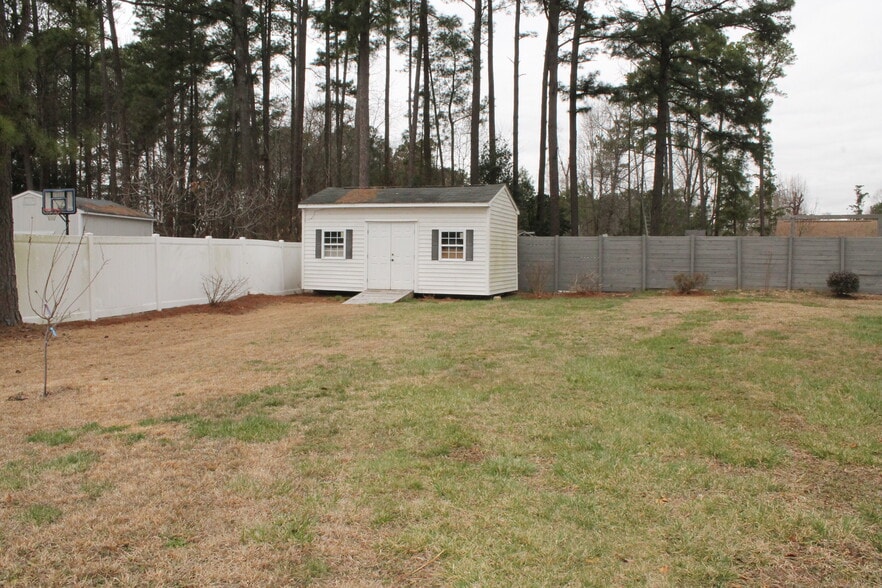 Building Photo - 4902 Simpson Dr