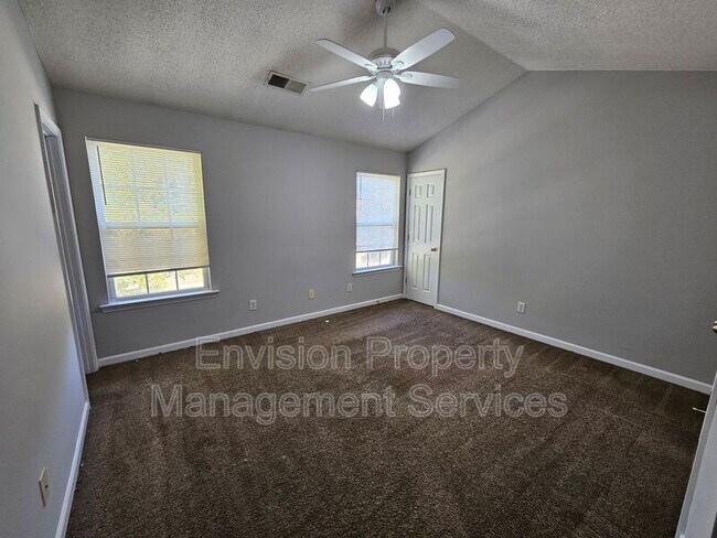 Building Photo - 336 Coral Cir