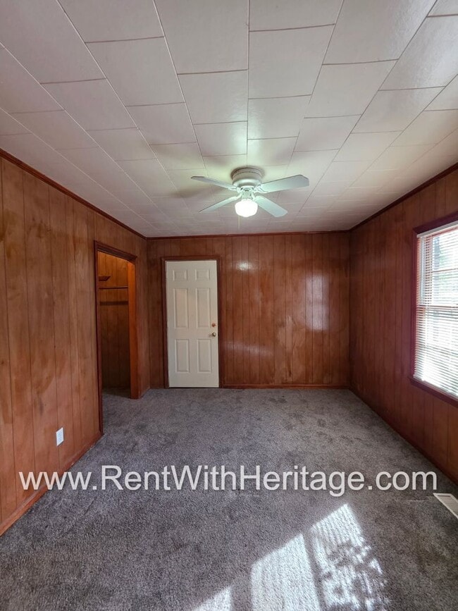 Building Photo - AWESOME RANCH HOME/ TOTAL ELECTRIC /2 LIVINGROOMS / ALMOST HALF ACRE / GREAT LOCATION/ POPULAR BR...