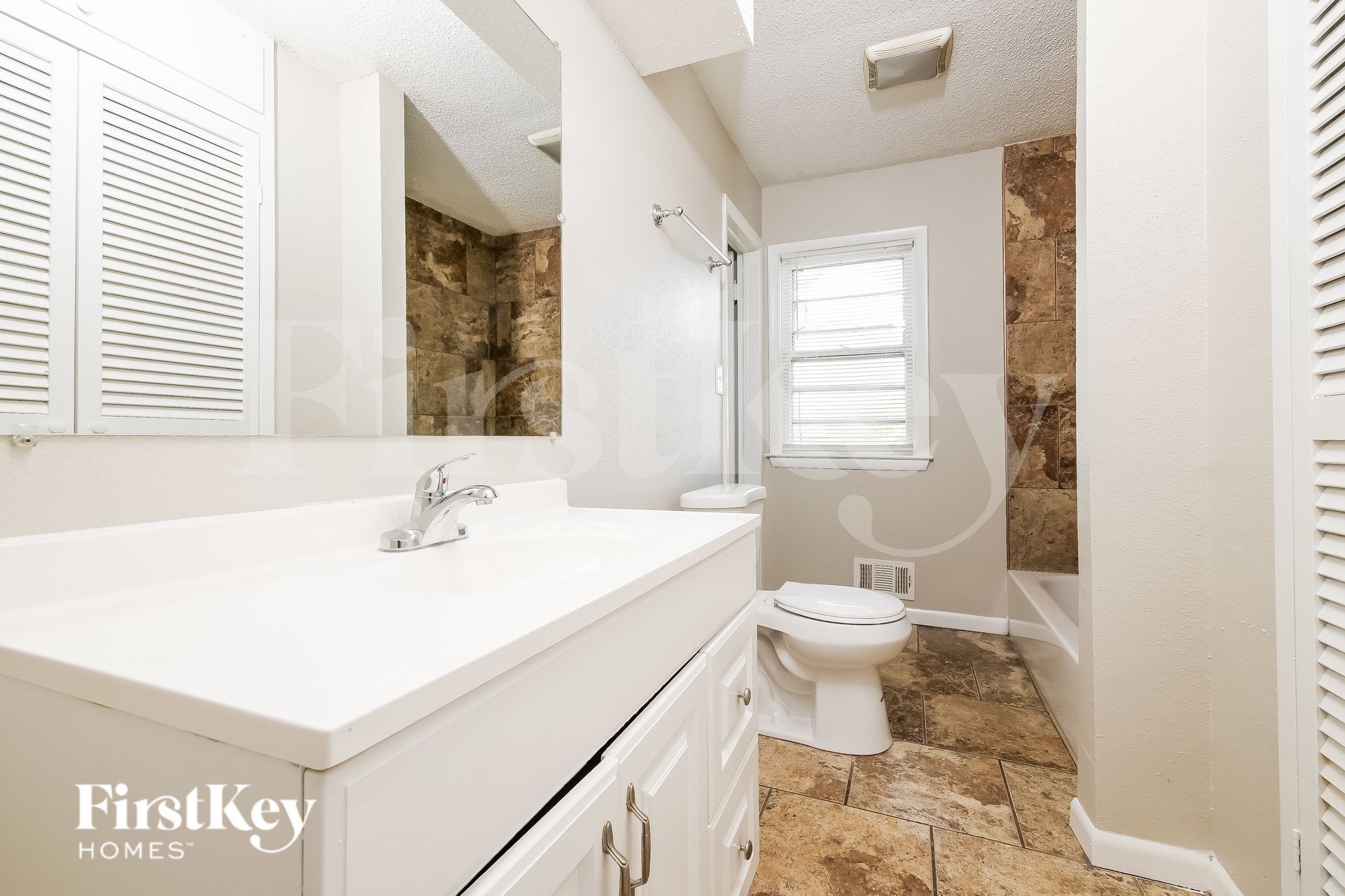 Building Photo - 9404 White Ave