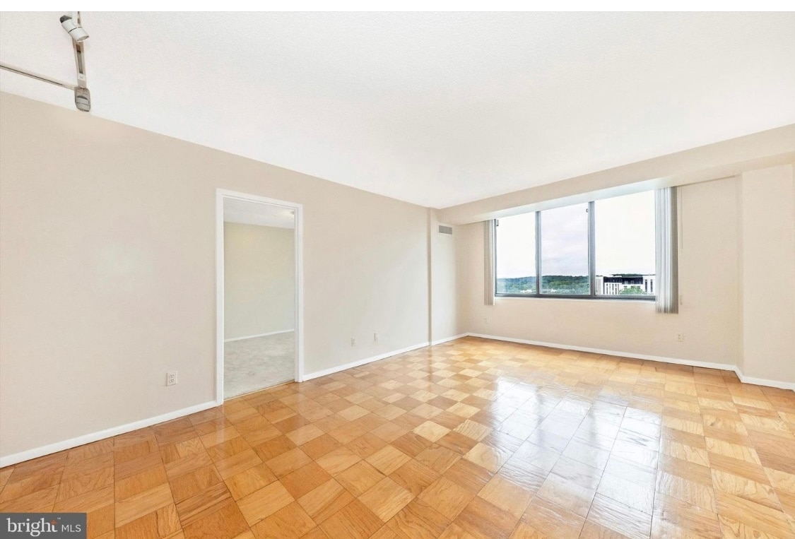 Building Photo - 5225 Pooks Hill Rd