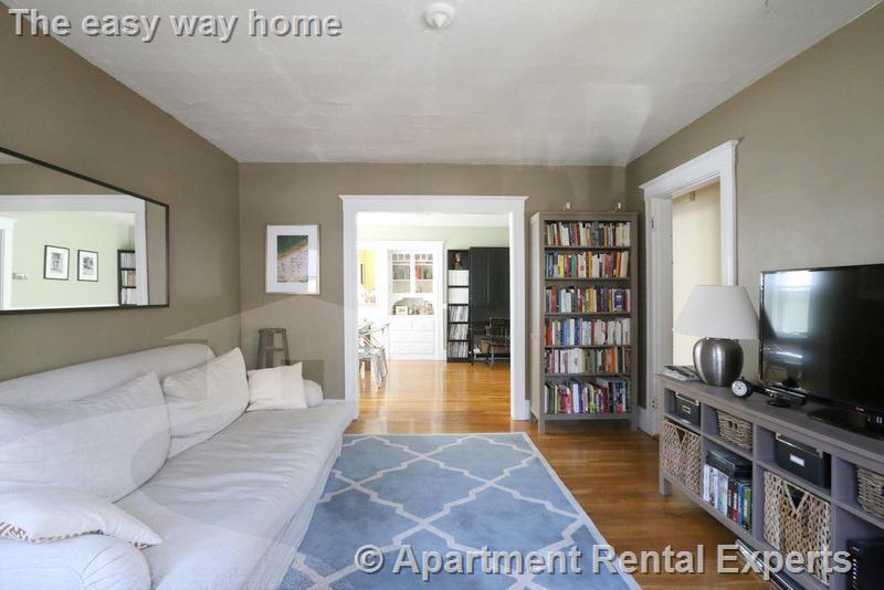 Building Photo - 56 Standish St