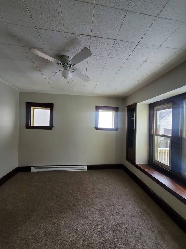 Building Photo - Charming 3-Bedroom Home Offering Comfort, Space & Modern Updates