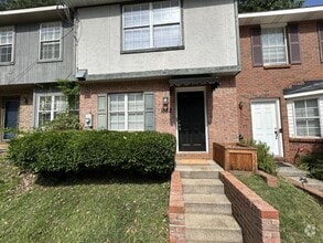 Building Photo - 1032 Chinook St