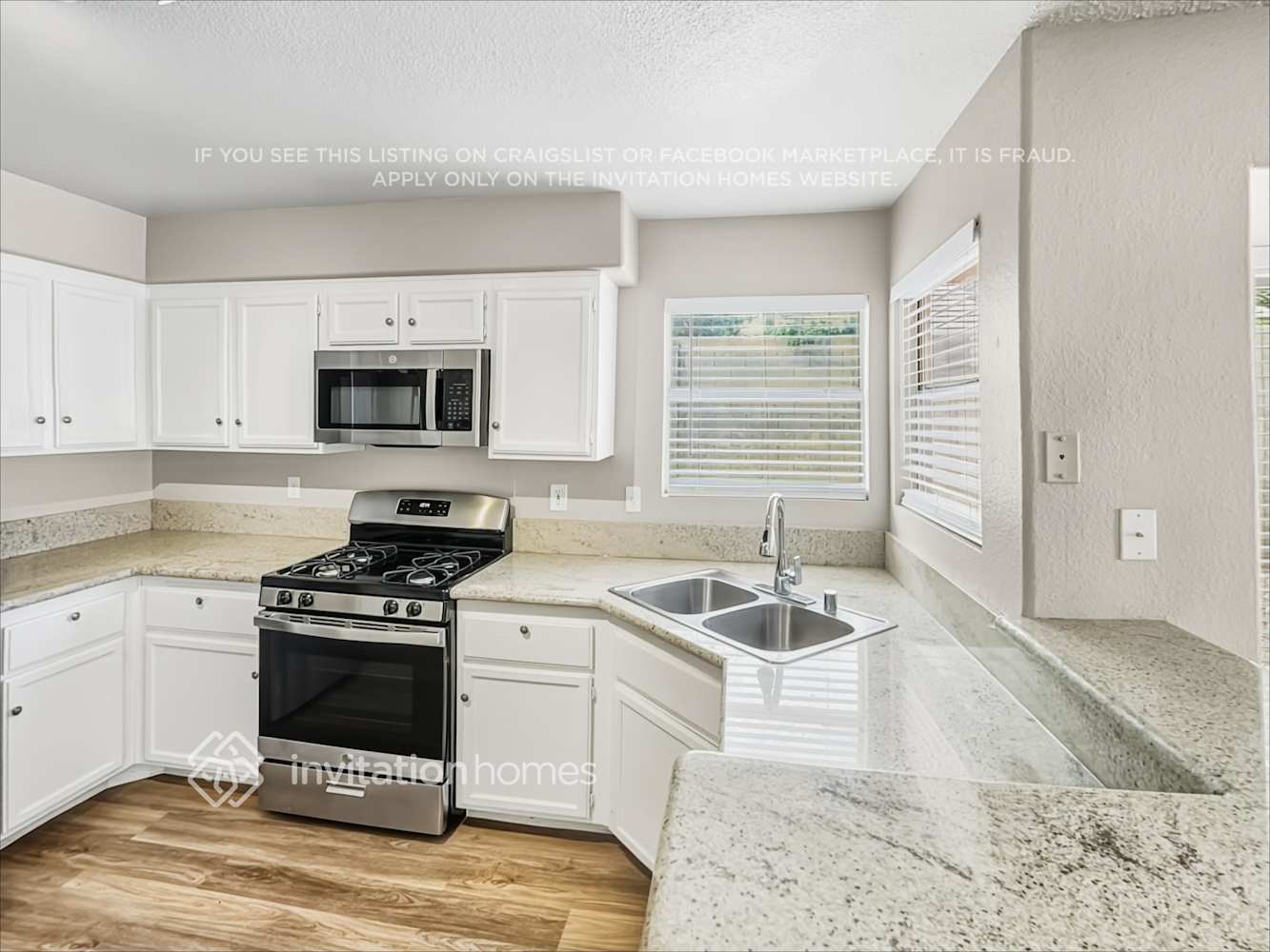 Building Photo - 3301 Hyannis Cir