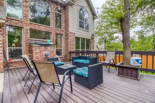 Building Photo - Beautiful Walker Ranch 2 Story Home. This location is fabulous, located off Bitters and Blanco