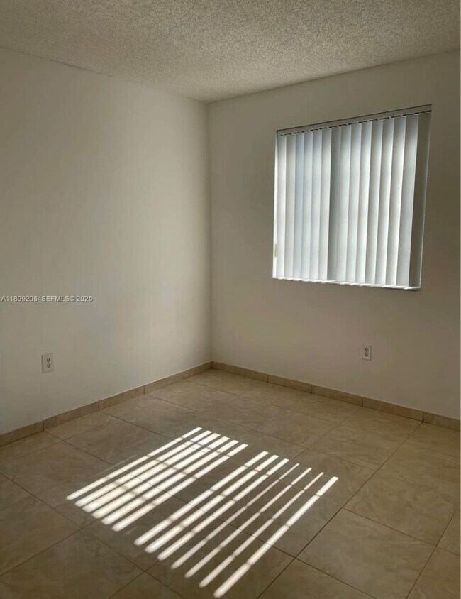 Building Photo - 5220 NW 109th Ave