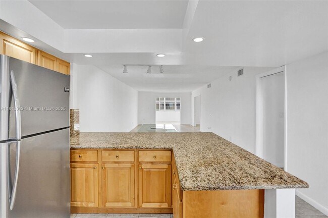 Building Photo - 3100 NE 49th St