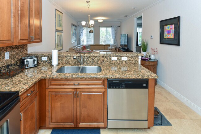 Building Photo - 3033 Waterside Cir