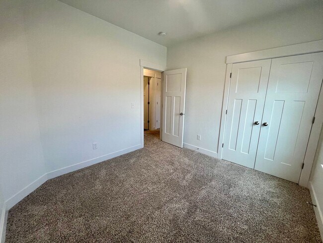 Building Photo - Lovely Condo Located In Saratoga Springs, UT