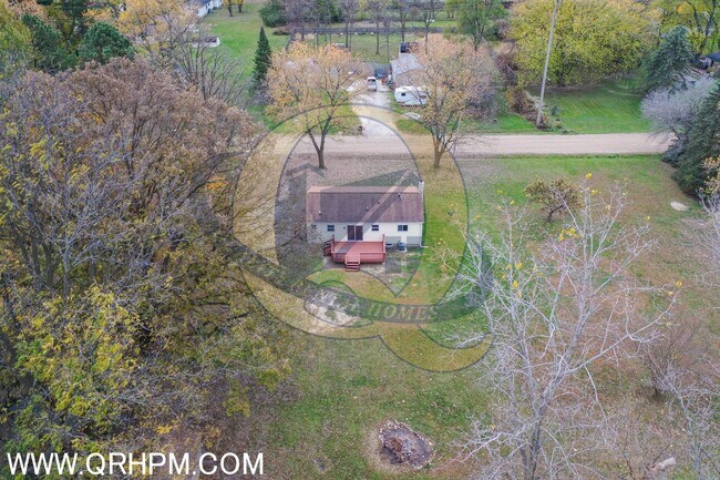 Building Photo - 3 bedroom, 1.5 baths Ranch home with a bas...