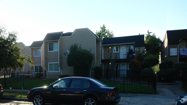 Primary Photo - 1422 Tami Lee Dr