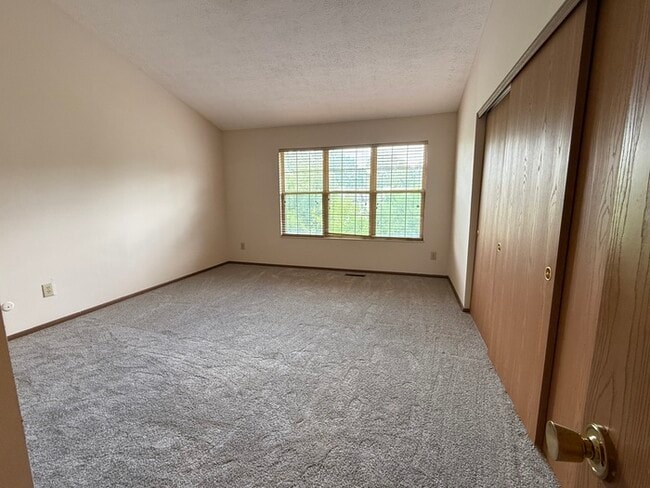 Building Photo - 5894 Aqua Bay Dr
