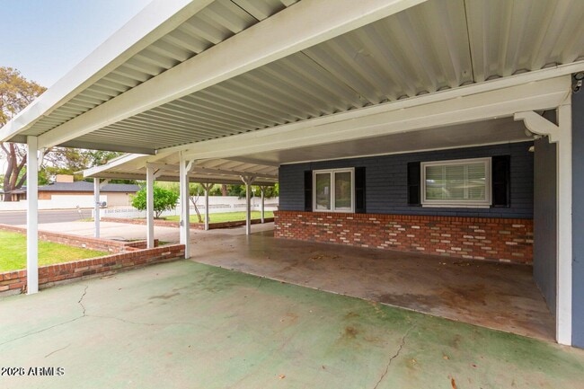 Building Photo - 7340 N 7th Ave