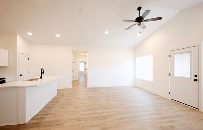Building Photo - 503 Briarbrook Ln
