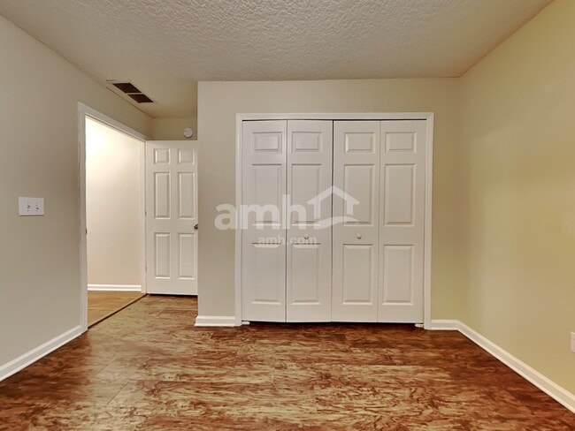 Building Photo - 13966 Summer Breeze Dr