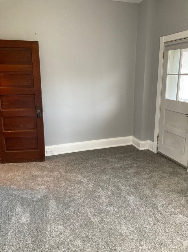 Building Photo - 2526 Derry St