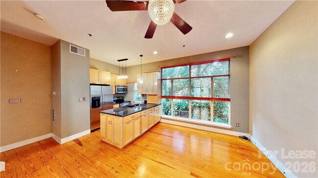 Building Photo - 2062 Atherton Heights Ln