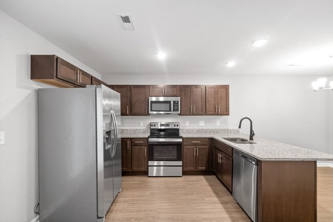 Building Photo - Pet Friendly Two Bedroom!