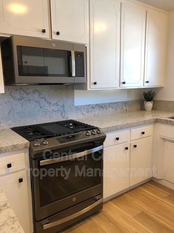 Building Photo - 725 Lobos St